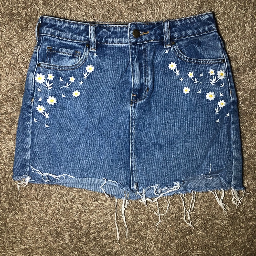 Jean skirt with flowers